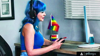 Jewelz Blu Busty Babe 69 - nude porn video
