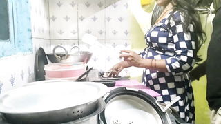 Mumbai Ashu desi maid naked girls scene in HD