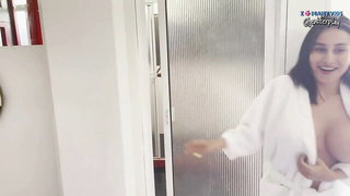 Jenifer Play hotel bathroom nude - nude porn video