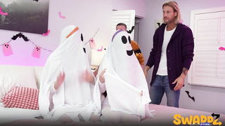 Selina Bentz Halloween lingerie foursome - nude porn video